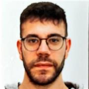 Profesor titular con más de 5 años de experiencia.